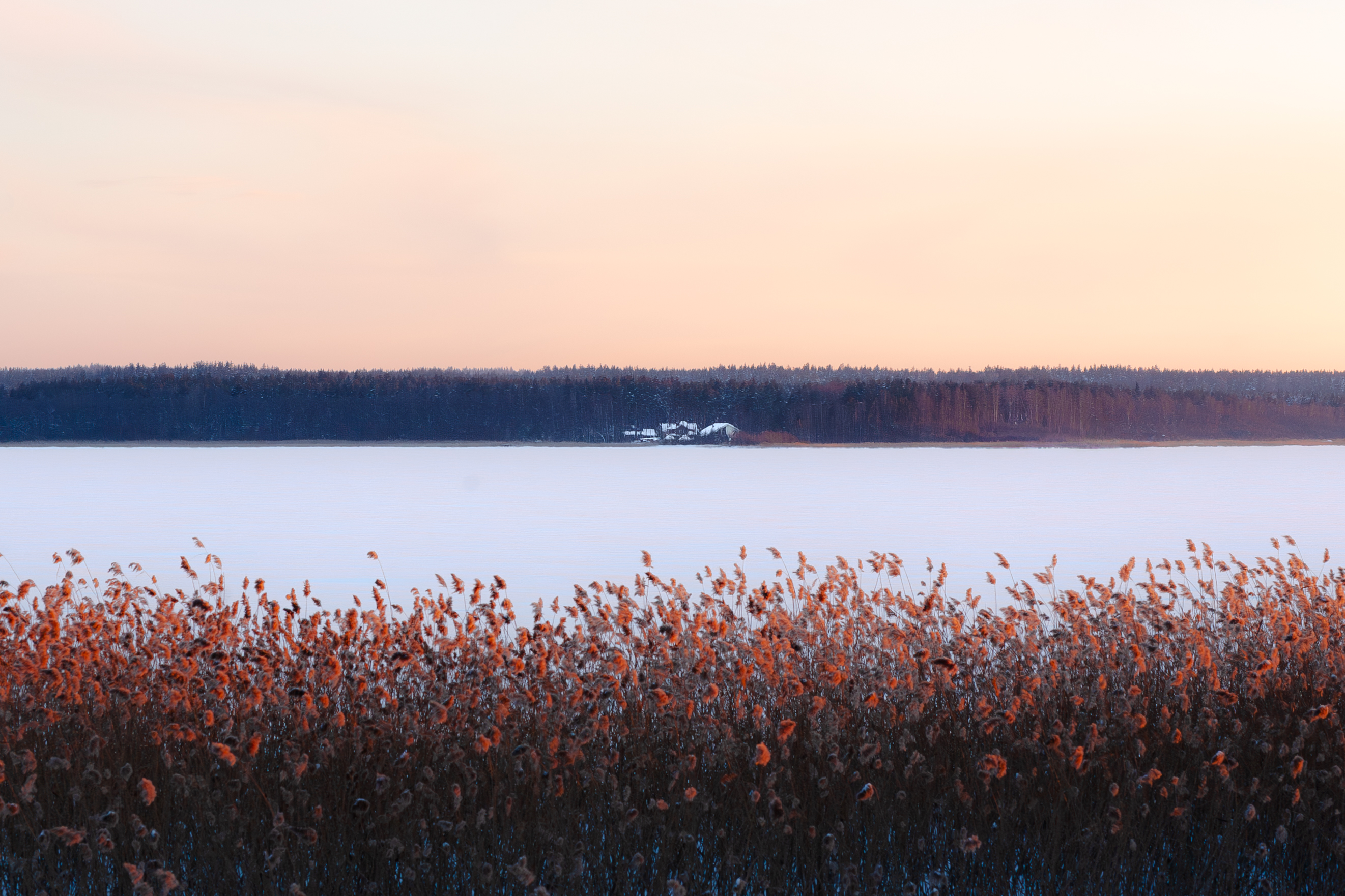 Зимний закат на озере